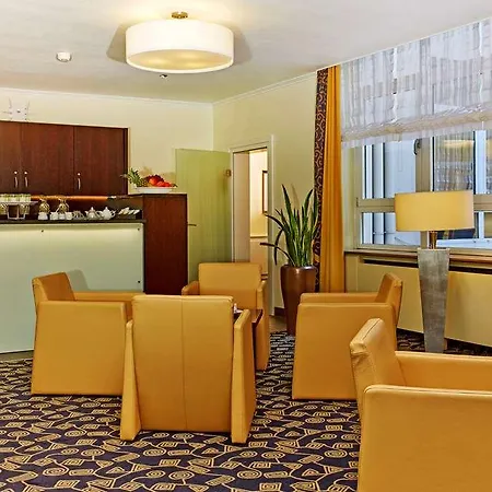 Hotel H+