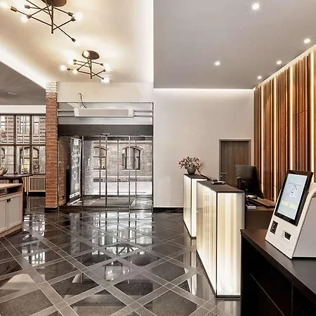 Hotel H+ BRE