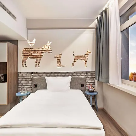 Hotel H+ 4*