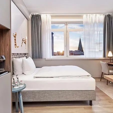 H+ Hotel 4*