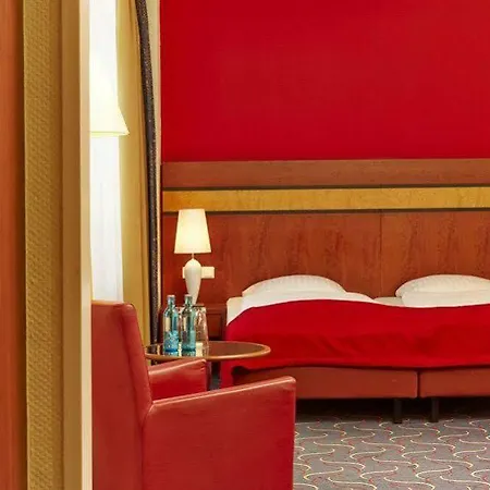 Hotel H+ 4*