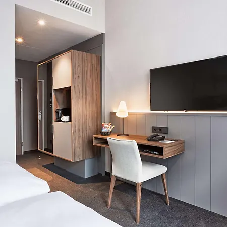 Hotel H+ 4*